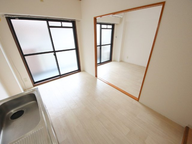 グレーシィー東生駒の居間・リビング