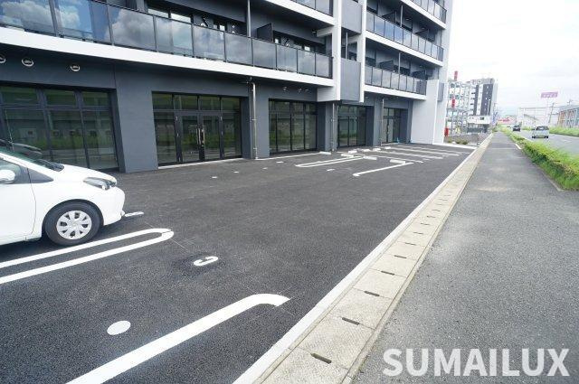 菊池郡菊陽町大字津久礼の賃貸マンションの駐車場