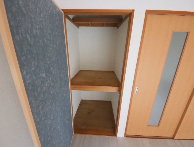 生駒市壱分町のアパートの収納