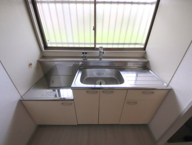 生駒市壱分町のアパートのキッチン