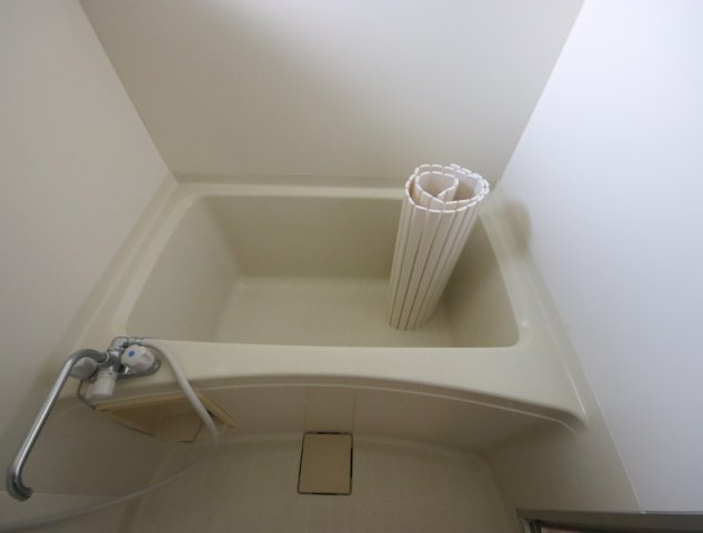 生駒市壱分町のアパートの浴室