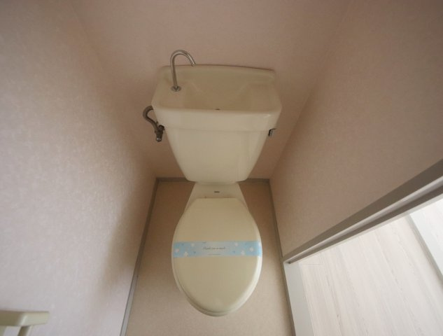 生駒市壱分町のアパートのトイレ