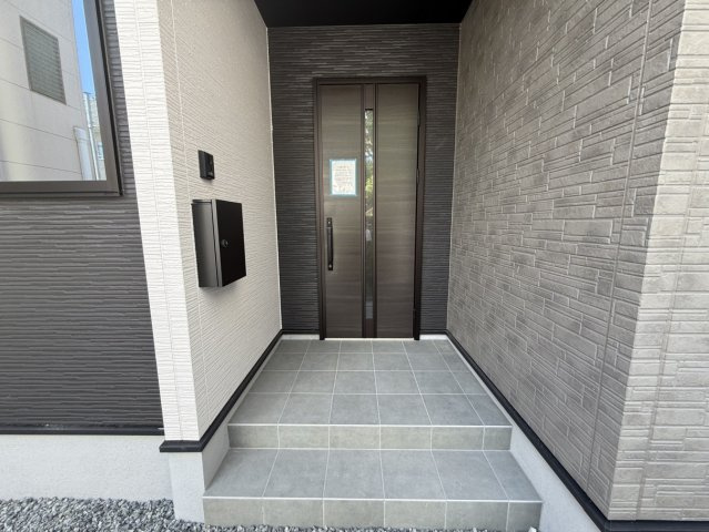 岡山市北区庭瀬　1期の玄関|◆玄関付近の様子です。
