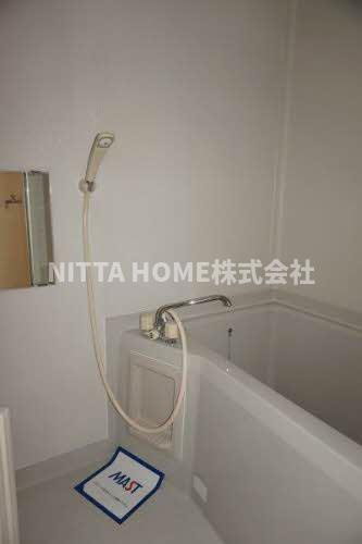 ファミールプラザⅡ・Ⅲの浴室|清潔感のあるバスルームです♪