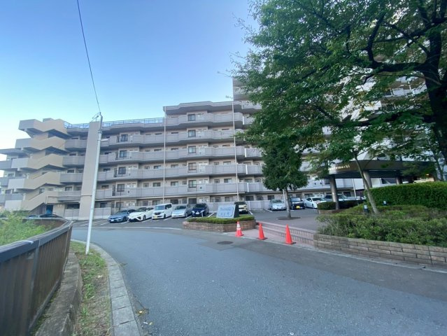 ライオンズマンション山手町の外観