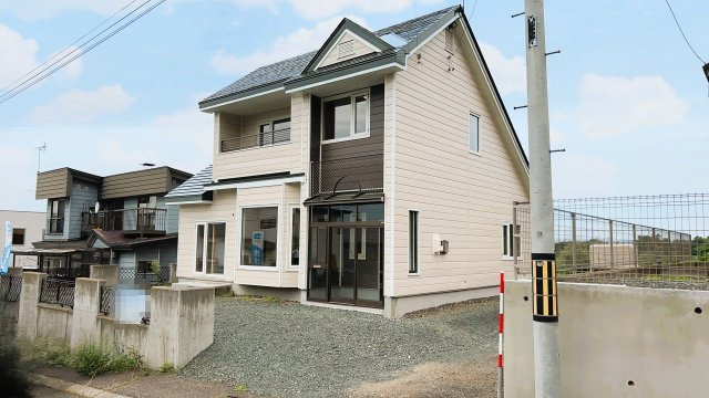 北見市川東３４０番地３１　中古売家の外観|【リフォーム済】外観写真です。屋根、外壁は全面塗装いたしました。外観