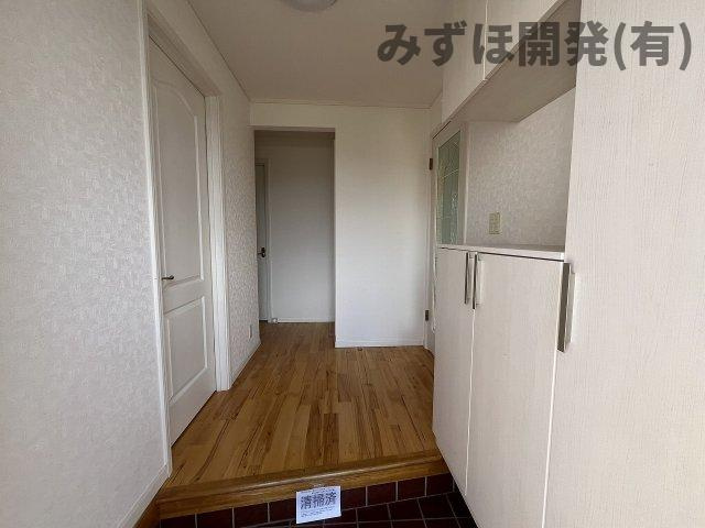 上山市旭町2丁目3番61-9号の玄関