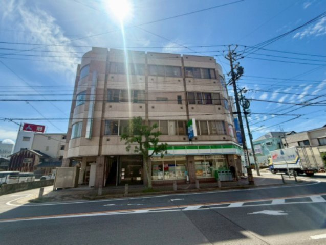 エムワイビルの外観