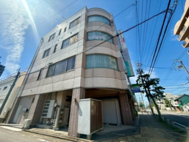 エムワイビルの外観