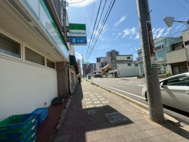 エムワイビルの周辺