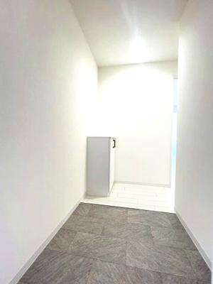 【玄関】 | エテルナコート総持寺