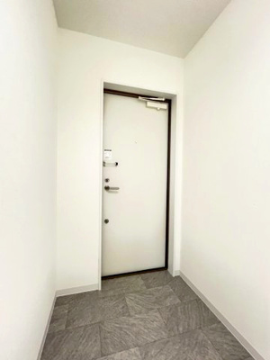 【玄関】 | エテルナコート総持寺