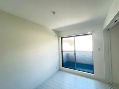 【洋室】 | エテルナコート総持寺