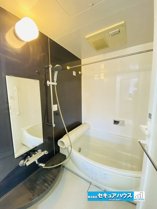 サンクレイドル東海グランデの洋室|広々とした居住空間は日々の暮らしを彩り、心のやすらぎと満足感を与えてくれます。通風と採光を考慮した設計は子供たちはのびのび育ち、家族でくつろぎと団らんを生み出します。