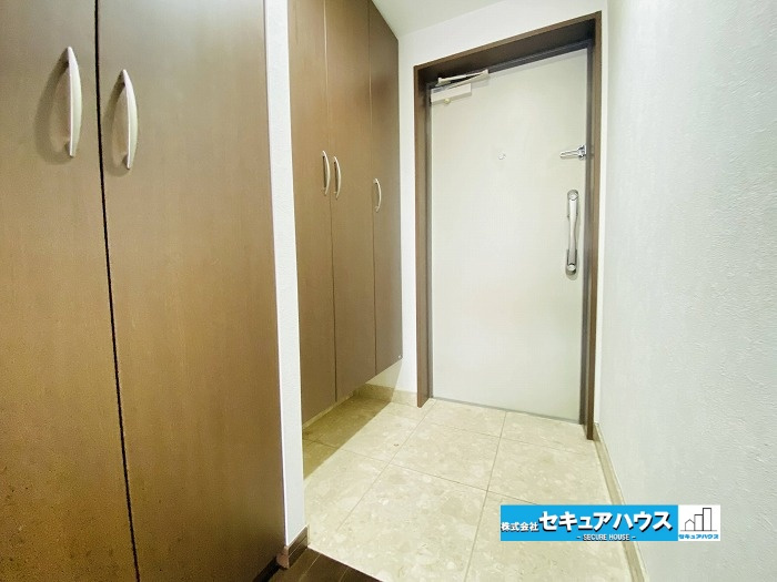 サンクレイドル東海グランデの玄関|【玄関】
広々とした玄関スペースです♪