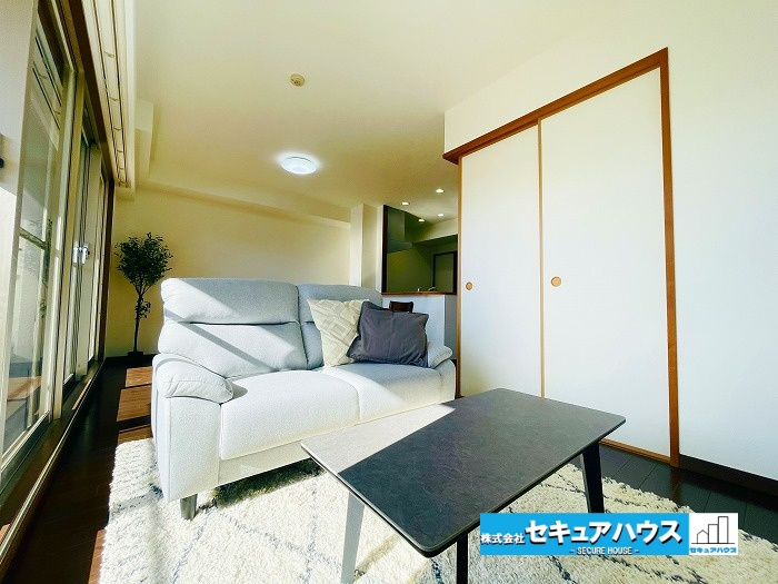 サンクレイドル東海グランデのその他|【廊下】
過去にリフォーム履歴有り。大変綺麗にご使用中。内覧を希望の方はお問い合わせください。