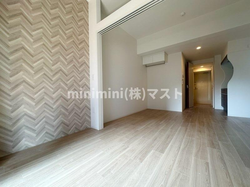 セレニテ夕陽丘エクラの洋室