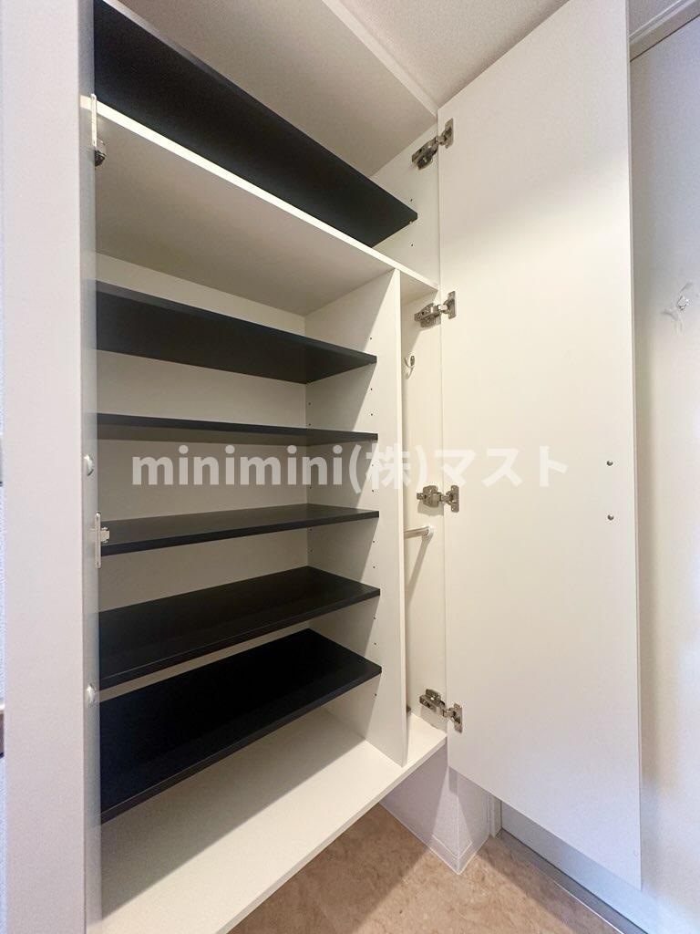 セレニテ夕陽丘エクラの収納