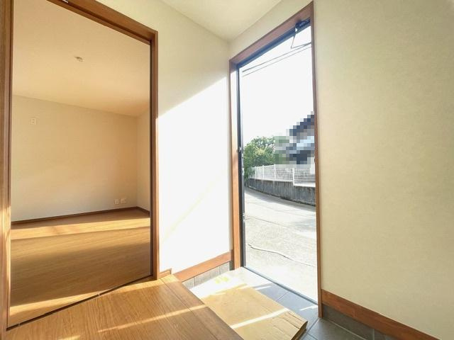 高知市一宮中町　中古戸建ての玄関