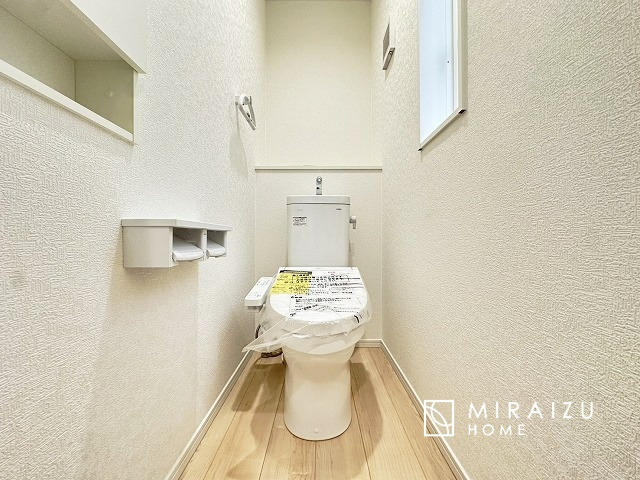 【トイレ】 | おしり洗浄、ビデ洗浄、暖房便座の機能を標準装備。トイレットペーパーの無駄遣いを防ぎ、肌を傷つける心配がありません♪