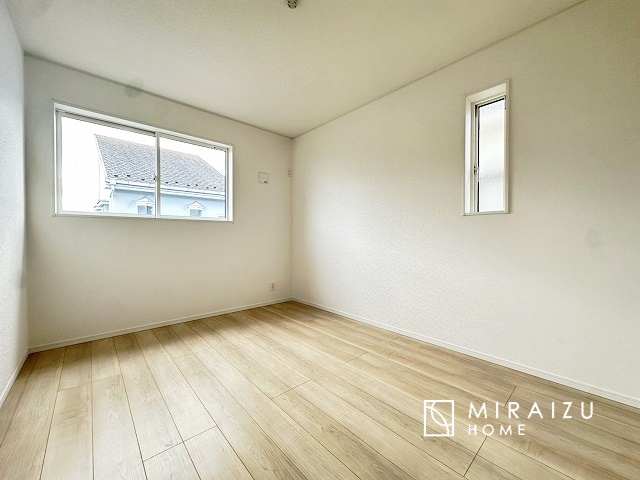 【寝室】 | 暮らしやすさを考えたプランで快適な現地ロケーションを実現。安らぎに満たされる、ゆとりのある日々を過ごせます♪