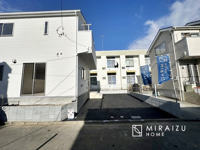 【前面道路含む現地写真】 | 日当たりの良いお家は嬉しいですよね。それぞれ価値観が分かれる箇所です、実際に内覧して日当たりの心地よさをご体感下さいね♪