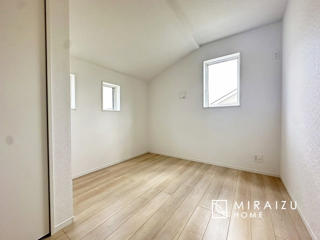 【洋室】 | 平日・休日問わず、いつでもご見学が出来ます♪☆実際に見て、触れて感じる安心のお住まい探しを体験して下さい♪☆物件情報だけでなく、地域の特色などなどエリア情報もお伝え出来たら嬉しいです♪