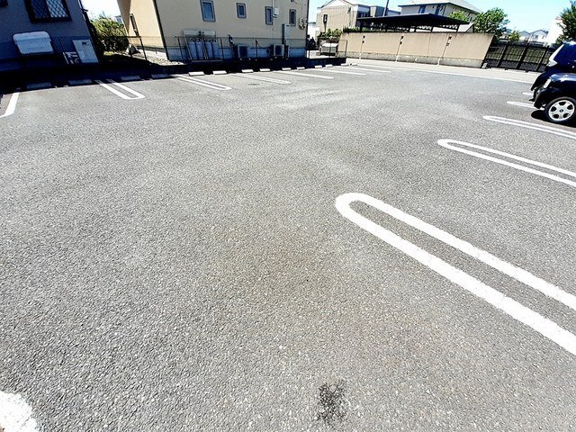 ポポラーレ・モルティの駐車場