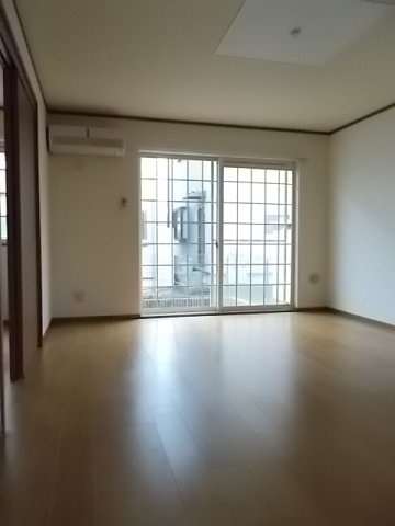 ポポラーレ・モルティの居間・リビング