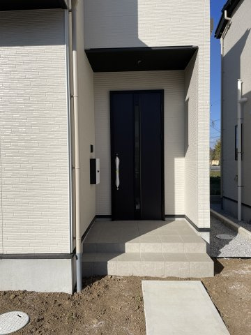 新築戸建・新築建売　本庄市見福五丁目【ZEH住宅】中央小・本庄南中の玄関