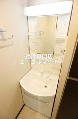 【独立洗面台】 | ファーストフィオーレ江坂垂水町 | 清潔感ある独立洗面台で毎日気持ちよく♪