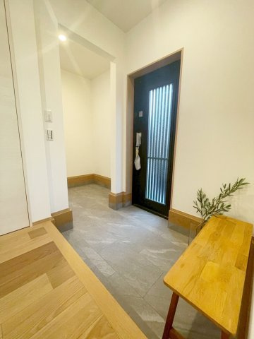 紫野上柏野町の玄関