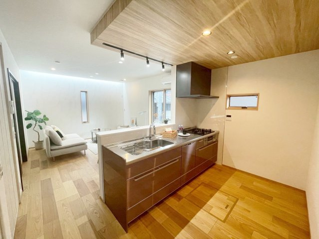 紫野上柏野町のキッチン