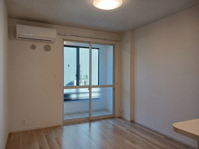 エンブレイス　アイの居間・リビング