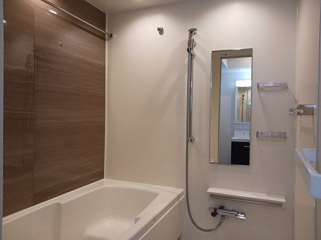 エンブレイス　アイの浴室