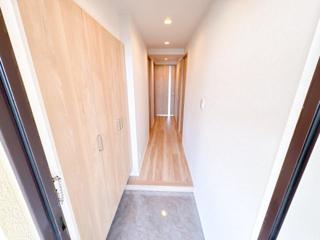 フローレスタ学園前の玄関