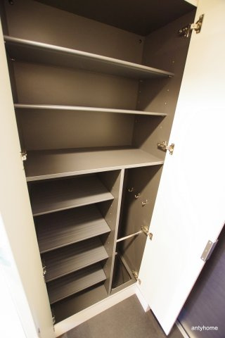 プレサンス難波クチュール　仲介手数料無料の収納