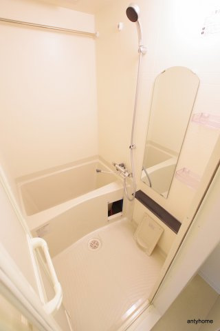 プレサンス難波クチュール　仲介手数料無料の浴室