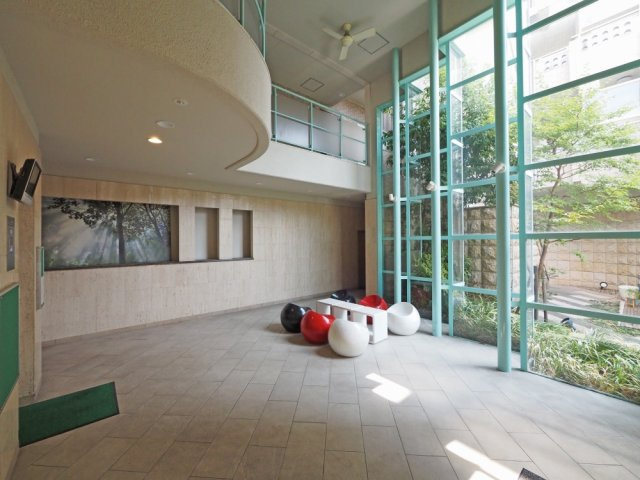 レクシア鶴見のロビー