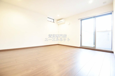 【居間・リビング】 | プルメリア江坂 | ゆったりとくつろげる、落ち着きのある居室空間です