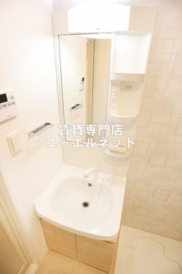 【独立洗面台】 | S-RESIDENCE江坂Alegria | 清潔感ある独立洗面台で毎日気持ちよく♪