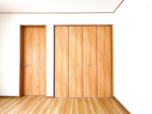 【収納】 | 網走市駒場南１丁目４番２８号　中古売家 | 【リフォーム済】1階東側洋室の収納は洋室へのリフォームに伴いクローゼットを新設いたしました。