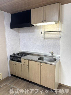 【キッチン】 | フレッシュグリーン21 A棟 | 吊戸棚付き