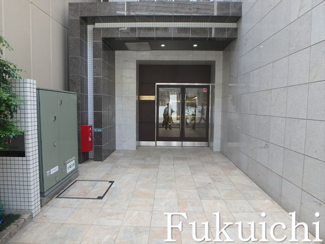 メゾンピオニー都立大学のエントランス