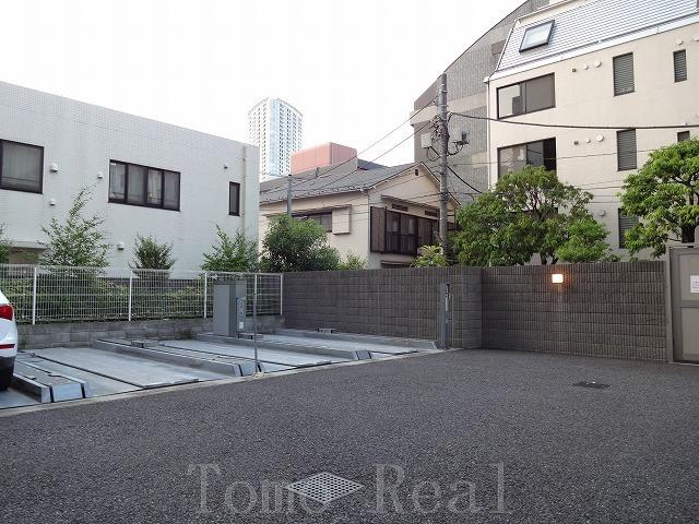 パークルージュ赤坂檜町の駐車場