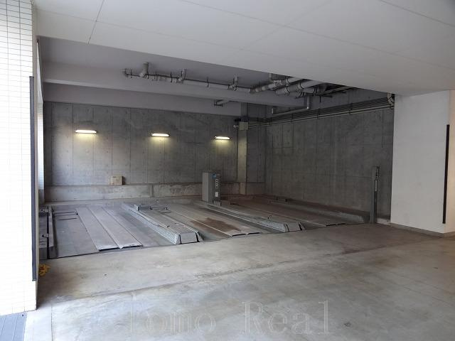 パークルージュ赤坂檜町の駐車場