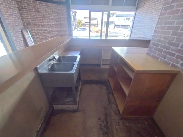 豊川市本野ヶ原2丁目貸店舗の内装