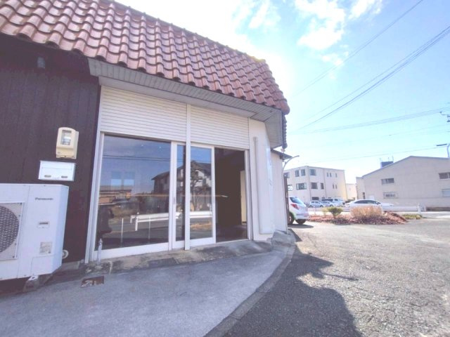 豊川市本野ヶ原2丁目貸店舗の外観