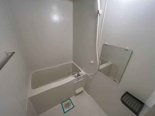石がけ五番館の浴室
