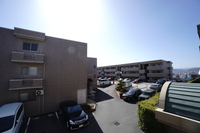 【展望】 | 【上質リフォーム】ローレルコート丹那ハイツD・ソレイユ館 | 【四季を感じる】
四季の移ろい・爽やかな青空や風を感じられ
自然を愉しめるパノラマビュー。
毎日の暮らしに余裕を感じさせてくれる、
遮る物の無い開放的な眺望を是非、ご堪能ください。